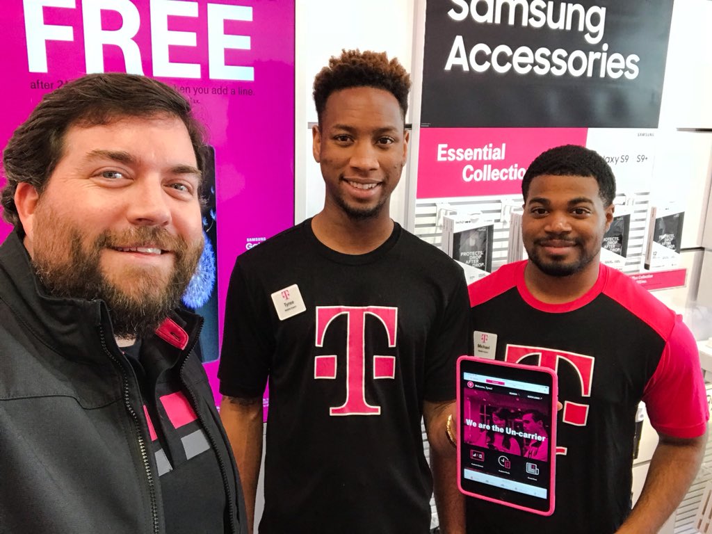 ccrisson's tweet photo. Great day spent in the field with INCREDIBLE Mobile Experts and frontline Leaders!! #TMobileConnect #AREYOUWITHUS #UNSTOPPABLE
#CEWorkforce #SparkWireless #GCLS2018 @TonyCBerger @ReenaDeklotz03 @TmoBeau @JonFreier @Alisa_Arner https://t.co/kLC62YKSCy