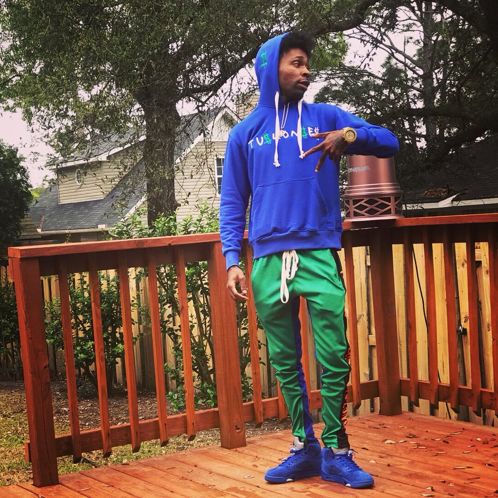 BlowDinero's tweet image. One Thing Bout Me, I Been Bout A 💲Bill
#NawlFr  #TrapMode 
📸: BabyGirl 💙