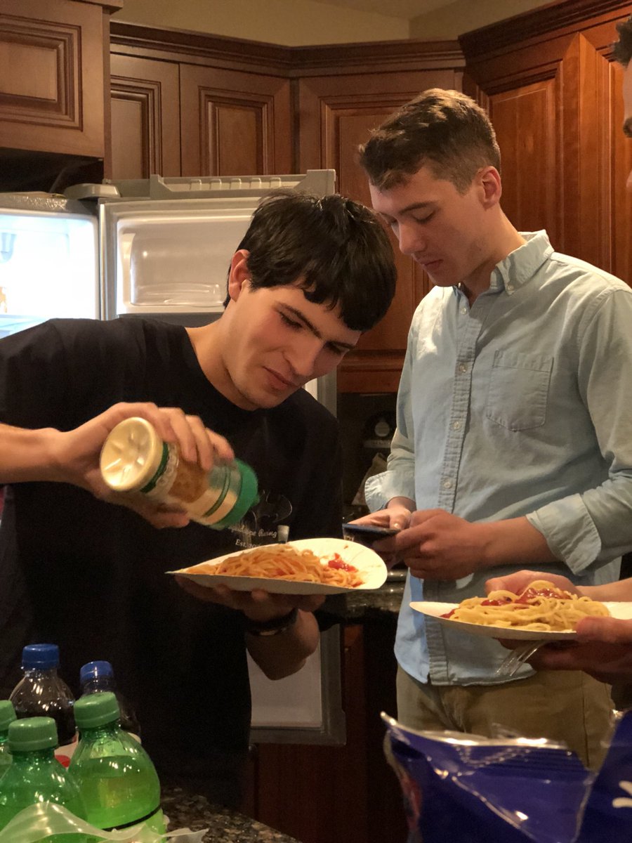 PMDNuXi's tweet photo. Brotherhood Spaghetti Dinner 🍝 #PMD #Nuxi #brotherhood https://t.co/1es2404UiH