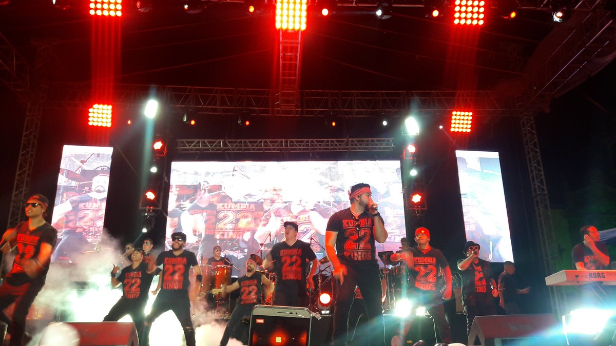 SomosSanLuisP's tweet photo. LOS #KUMBIAKINGS PRENDEN EL ESCENARIO DE LA #FENAE2018

Adrenalina pura, sabor, ritmo y mucha alegría, fue lo que contagió a los miles de visitantes en @FENAE2018, gracias a la agrupación #KumbiaKings, que regresaron a la zona metropolitana después de mucho tiempo de ausencia, https://t.co/oEbDMgzSee