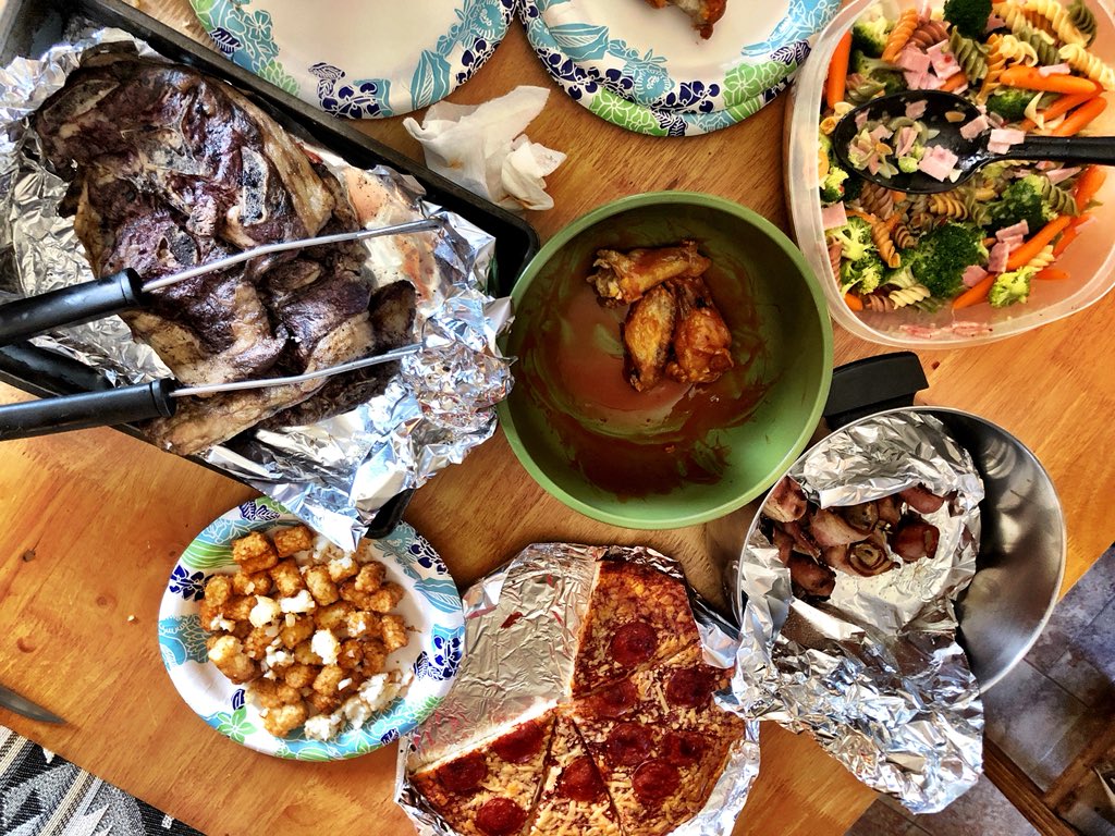 Ironando2's tweet photo. Full!!!! And u?? #sundaydinner https://t.co/3IkQBWaJMN