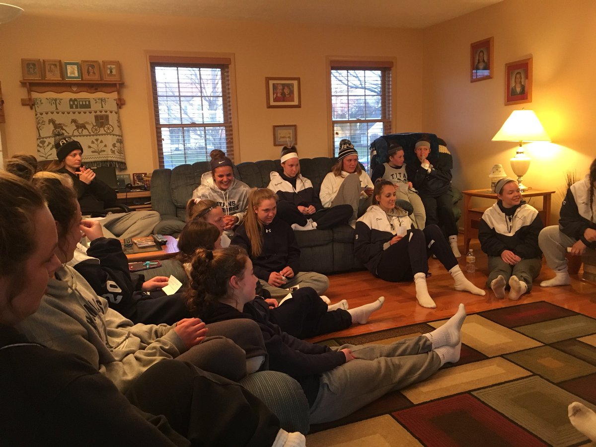 lax_thomas's tweet photo. Titan girls lax team bonding after eating some pizza. #LeaveYourLegacy https://t.co/zhtQ44Xfht