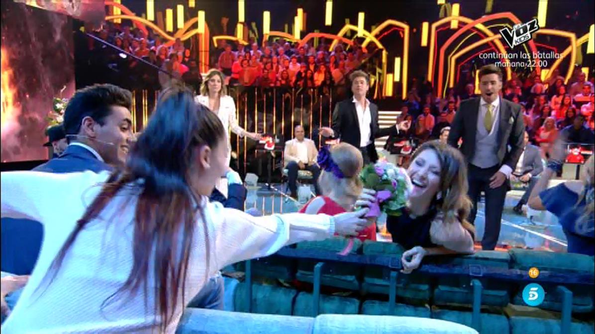 Supervivientes's tweet photo. Ups... > https://t.co/0FBgMJbayp  | #ConexiónHonduras4 https://t.co/ovTFooMf3w