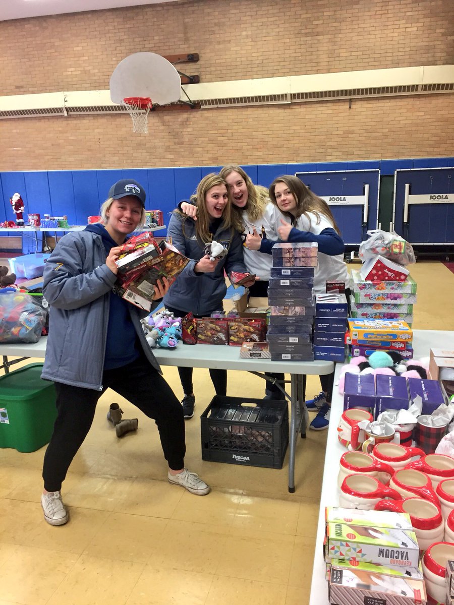 QU_WIH's tweet photo. We had so much fun helping out at @QUBigEvent this weekend!  #bobcatfamily https://t.co/RStBRHaBOJ