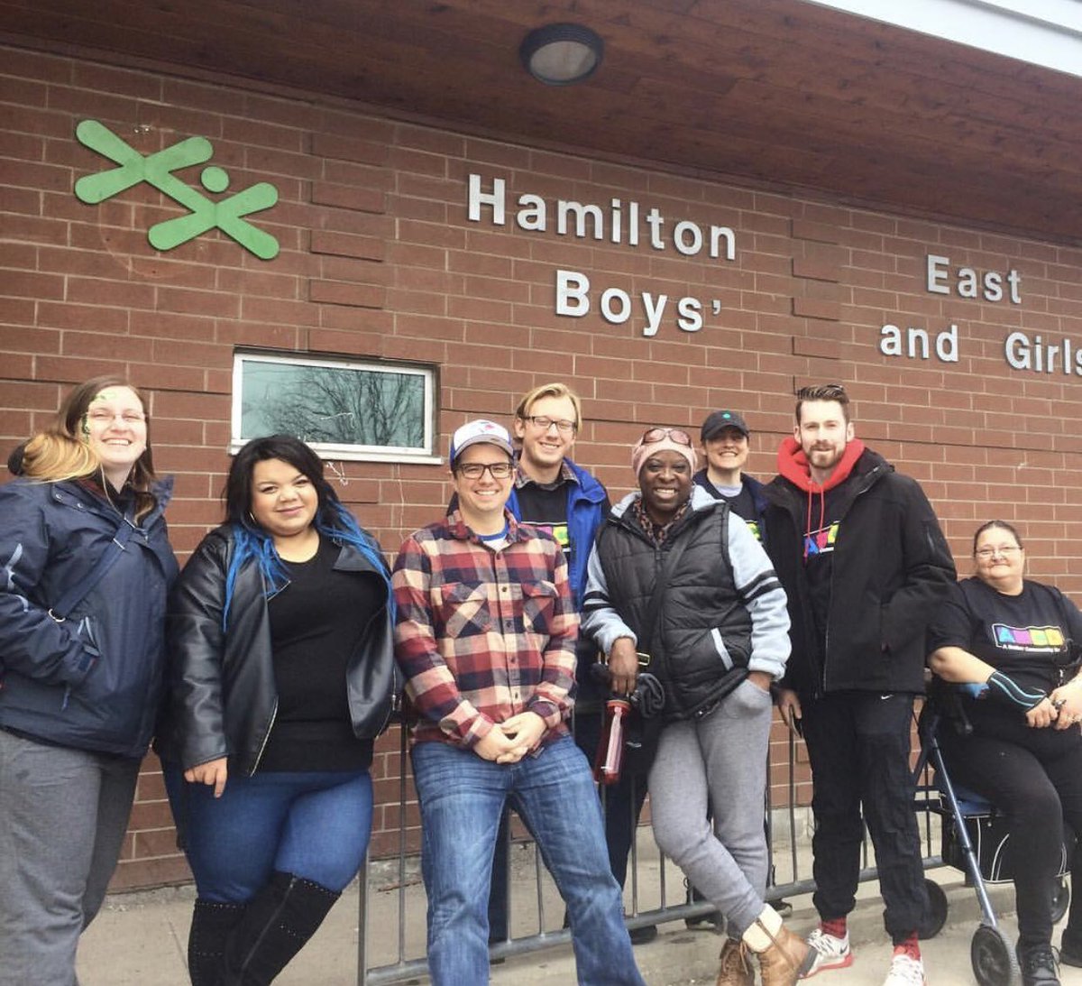 BGCHamHal's tweet image. Thank you @MSAmohawk for making our City a safe place for our kids to play by helping us clean up around the Club on #ABCDay #abcday #springcleaning #thankyou