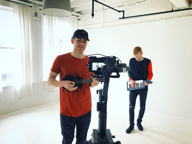 Had a really fun shoot with @violetnightmusic today! New video coming soon! ift.tt/2qfyFxF