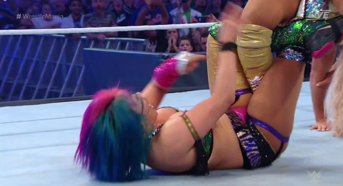 Sporf's tweet photo. 🏟 #Wrestlemania at New Orleans:

📅 2014 - Undertaker’s Streak Ends ✅

📅 2018 - Asuka’s Streak Ends ✅

😳 The Home of Ending Streaks. https://t.co/KCHKDe4x4u