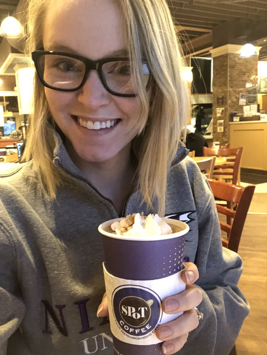 _strclaire's tweet photo. Me in my #Sunday evening habitat! Preparing for the week ahead with my #espresso infused hot chocolate ๐๐ค so many emails from candidates who want to set up interviews starting tomorrow ๐๐ผ #Recruiters #HRtribe #thisisntwork https://t.co/GMq2eXMkKe