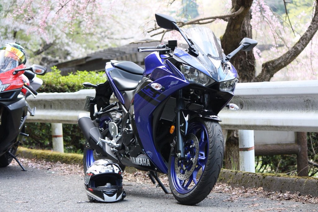 soccerboy3194's tweet photo. 昨日4/8ついにYZF-R3納車！
初バイク！
4/1に契約して待ちに待った納車！
RSタイチ行って、針行って100kmぐらい走った！
ランページモンキーさんや、行くねんTVさん見てバイク欲しくなってやっと買えた！
バイクライフの始まりです。
#バイク乗りと繋がりたい 
#YSP大阪東
#初バイク
#YAMAHAが美しい https://t.co/9PtaUB83PF
