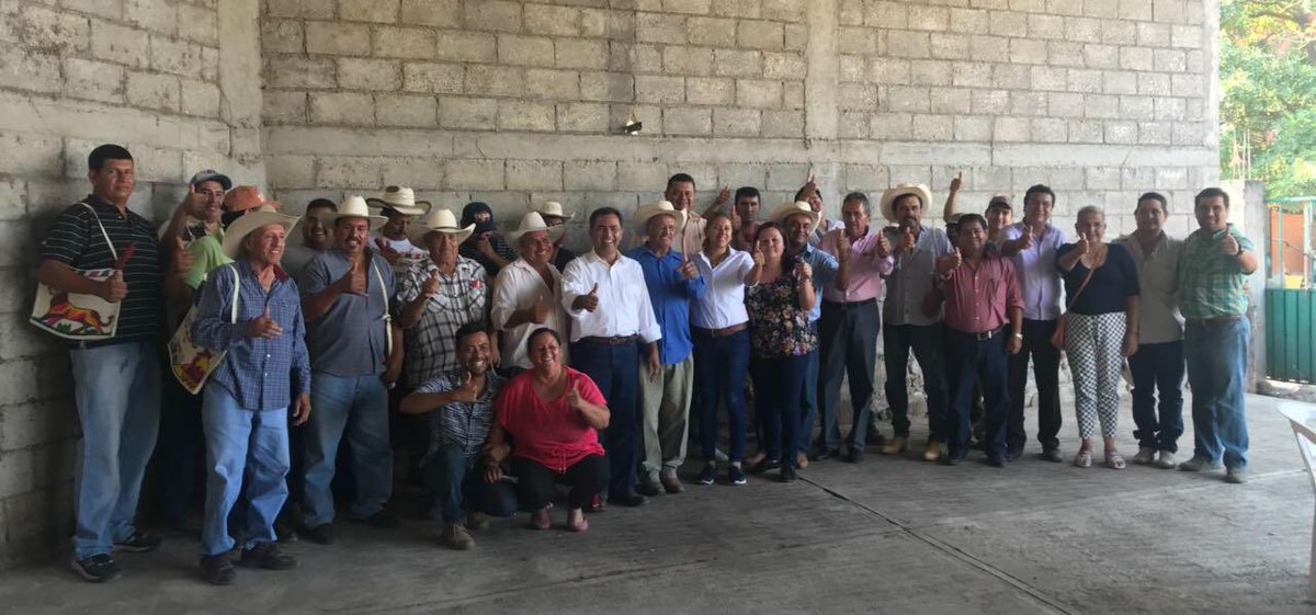 MoralesBarud's tweet photo. Hoy cerramos el día teniendo una reunión con la Asociación de ganaderos local de #Contlalco, #Tetecala, en donde juntos planeamos que unas de las principales acciones que realizaré en el Congreso de la Unión será gestionar apoyos para el campo y la ganadería del 4to distrito. https://t.co/vc7ERn3s5g