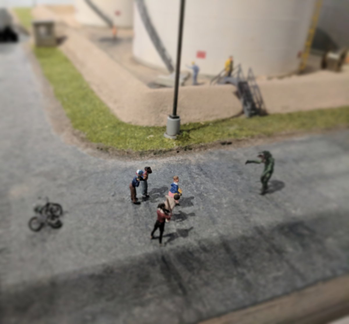 TheGrayVines's tweet photo. #TinyStrangerThings https://t.co/HrOgE3qwq3