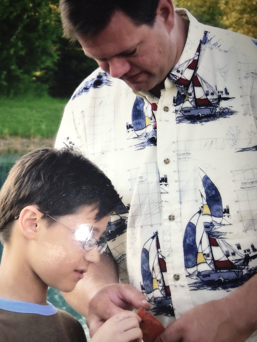 RoboAnthony's tweet photo. the life of a younger sibling captured https://t.co/se67RVILHp