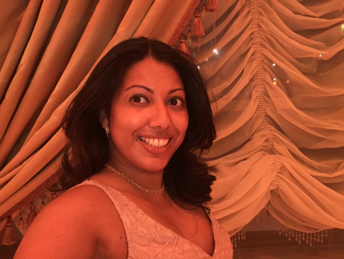 AJRupchandani's tweet photo. Thanks @Macys for making me feel like a Super Model Beauty Queen this past Friday evening. Came in took a quick peek at the Flower ๐บ Show, bought my dress ๐ and promised to return for the show this weekend. I did! #QueensGal #Almost40 https://t.co/ov77JoipVR