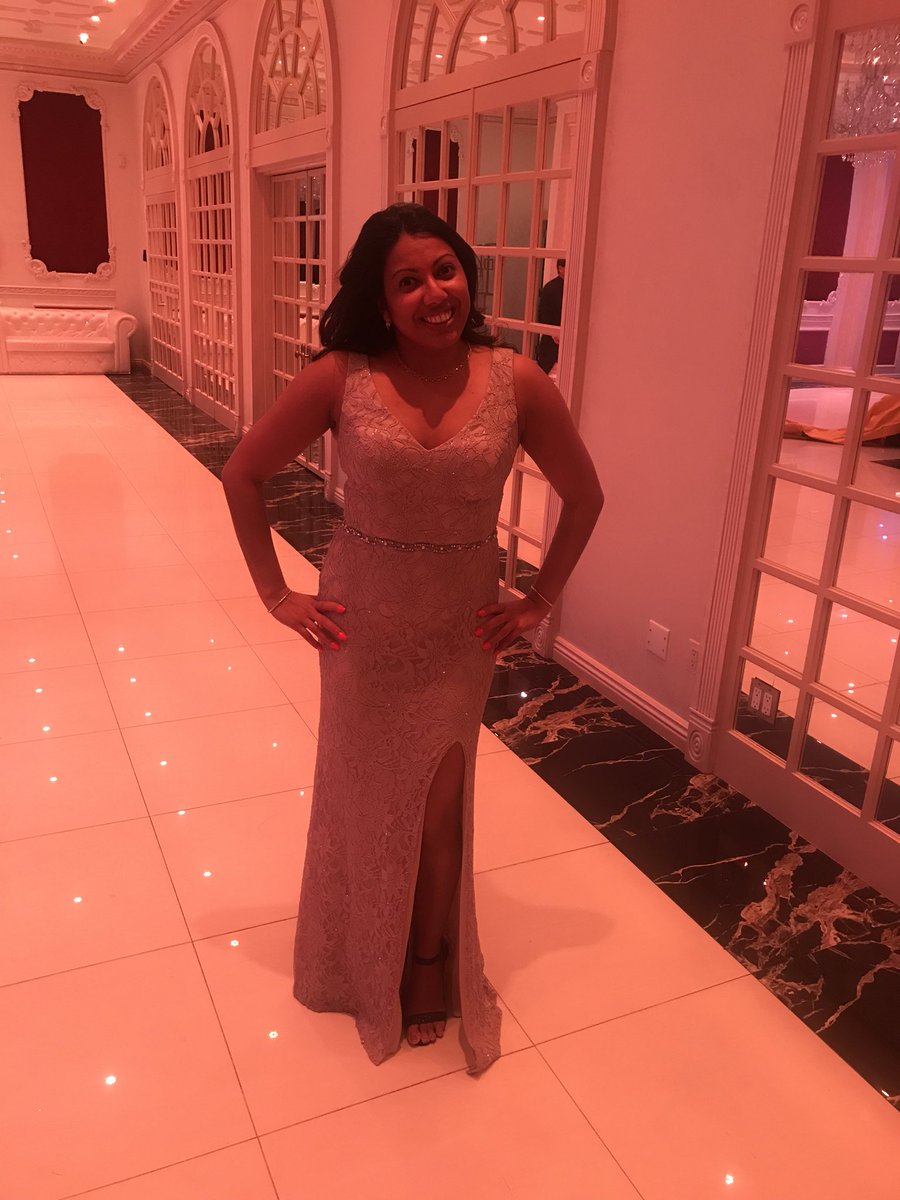 AJRupchandani's tweet photo. Thanks @Macys for making me feel like a Super Model Beauty Queen this past Friday evening. Came in took a quick peek at the Flower ๐บ Show, bought my dress ๐ and promised to return for the show this weekend. I did! #QueensGal #Almost40 https://t.co/ov77JoipVR