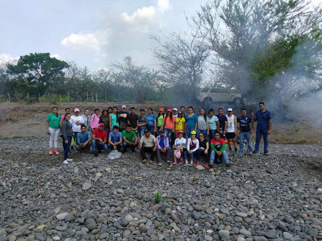 BecasHN2020's tweet photo. #beca2020| Limpieza de Río Puntia, Nacaome, Valle. https://t.co/gGK29px2rO