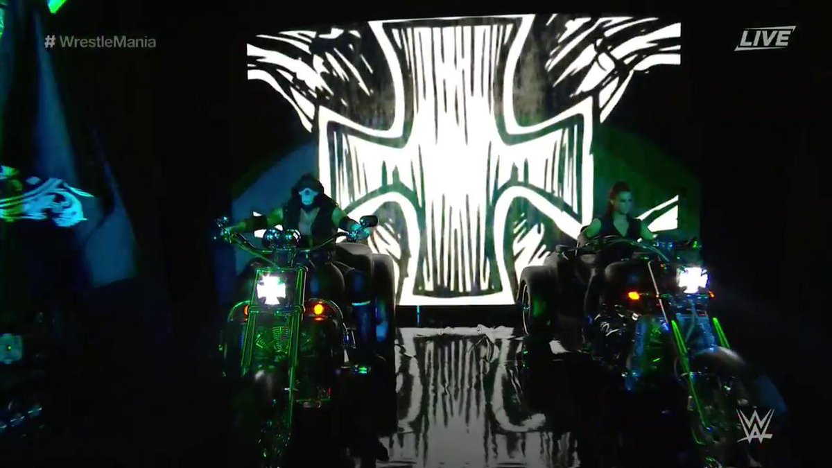 Bonnie and Clyde with da posse #WrestleMania https://t.co/YT4r4az9M4