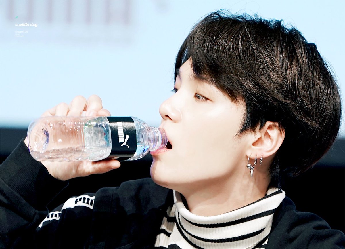 archive_yoongi's tweet photo. BTS x Puma

#MTVBRKPOPBTS • #PremiosMTVMiaw • #BTSARMY • @BTS_twt
#Suga #슈가 #방탄소년단 #Yoongi

~ Agust Butterfly https://t.co/oBzBjwk70W