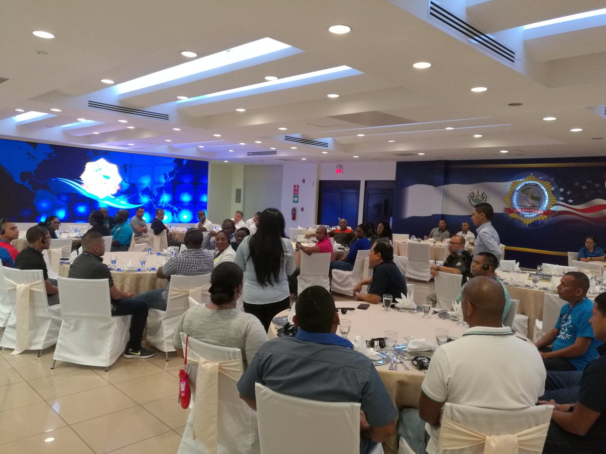 ILEASanSalvador's tweet photo. Esta noche, con una cena especial, le damos la bienvenida a #ILEA a las delegaciones de Bahamas, Belice, Haití, Jamaica, Panamá, República Dominicana y El Salvador al Curso Fuerzas de la Ley y Desarrollo de Liderazgo #LELD 01 - 2018, el cual tendrá una duración de seis semanas. https://t.co/6OIw5nnK1m
