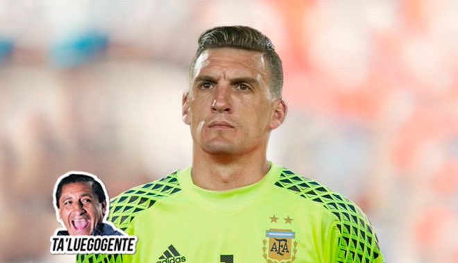 TaLuegoGente's tweet photo. Armani es argentino @SampaoliOficial https://t.co/p5LGyWaLFB