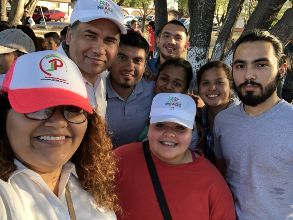 ArmandoRegalado's tweet photo. En #Acuña recibimos con gusto a los Candidatos
#FernandoPurón para #DiputadoFederal y #VerónicaMartínez para #Senadora #SomosPRI
#AvanzarContigo
#PepePresidente
#VamosConTodo
#RedJP https://t.co/Dwsw4KPivj