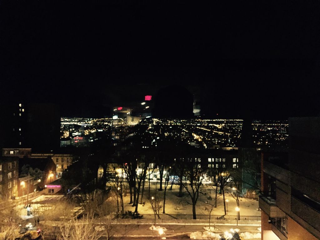 pierregambini's tweet photo. Ville de Québec by night (bas de la ville) température -6 degré #Polytopes #Qwantmusic https://t.co/oqNzpiiwPT