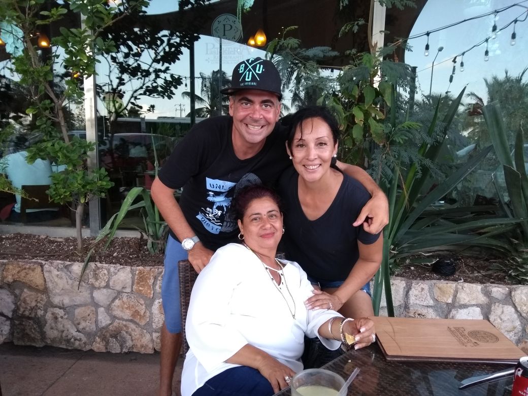 SmilezMikey's tweet photo. A day before my Birthday. The 99th Day of the Year. 100th, if it's a leap year. Is it? Spending time, with my beautiful wife, Elsa, and her colleague, and friend, Soco. Thirty-Eight and counting! #The99Guy https://t.co/jkHv6mbM8V