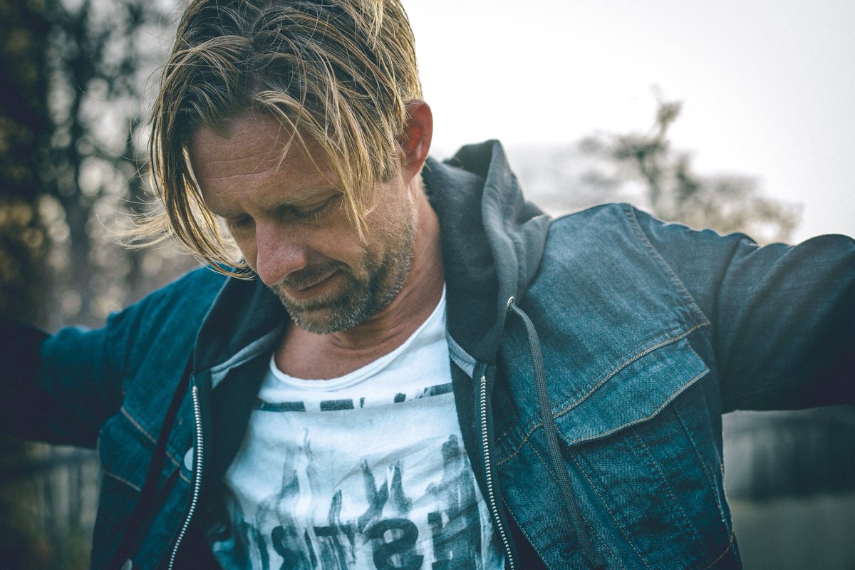switchfoot's tweet photo. Change. The desire to see change in my own life and in the world around me. I think that the element of change is what inspires hope... And love might be what inspires change. - Jon
#Switchfoot https://t.co/TSXogofk19