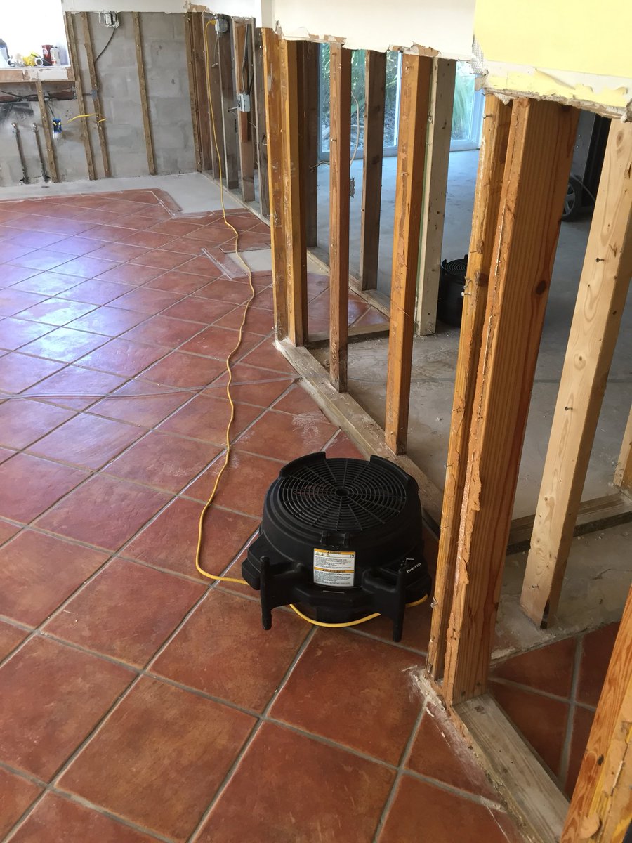 FloodRescue's tweet photo. This is what we do https://t.co/oOj8bp3wjz