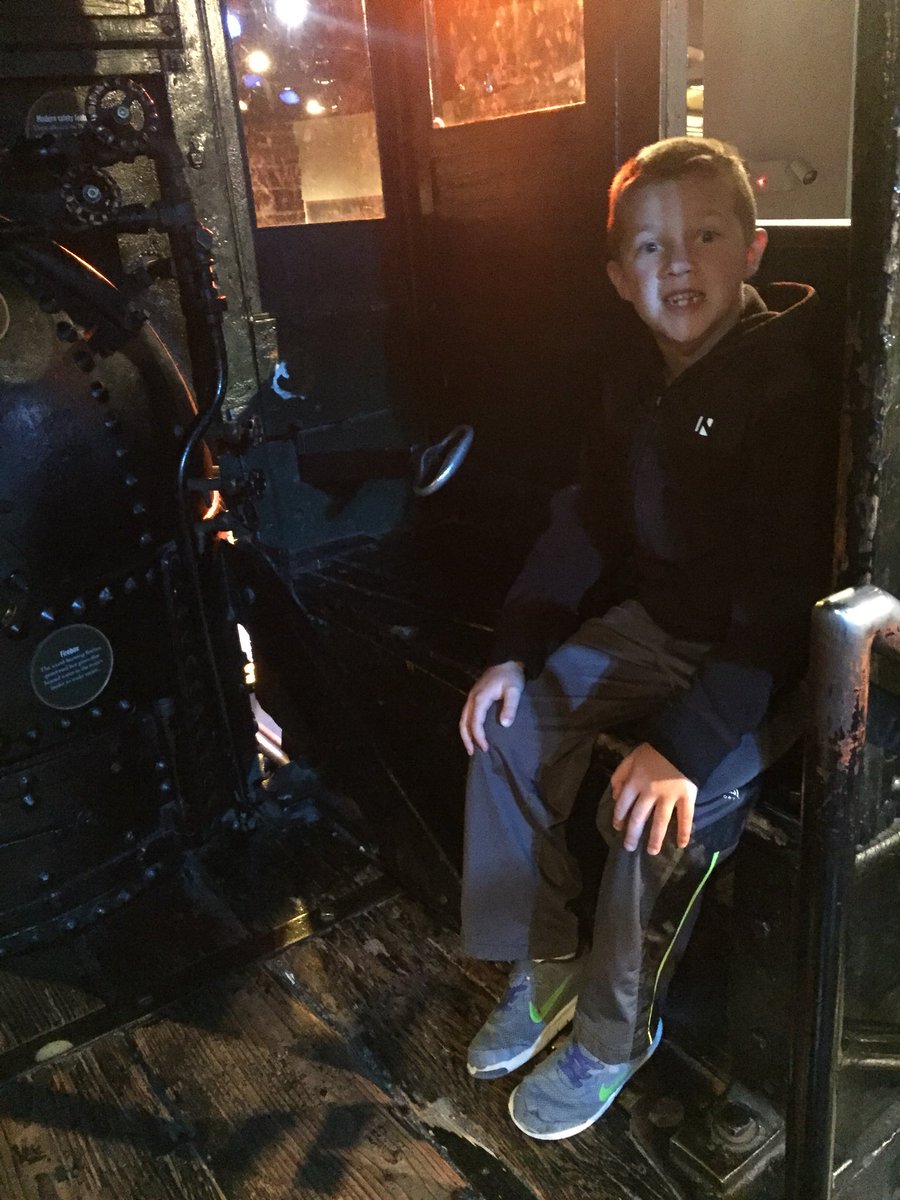 BeesonJenna's tweet photo. Fun family day at the Chicago History Museum. Thanks to @CarpenterCougar, BB is very excited about Chicago history! @2ndCougars @CoonleyES https://t.co/X3WJnrUroN