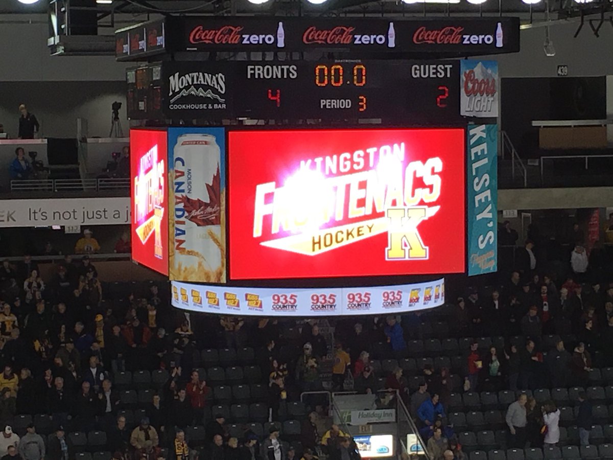 JaneDouglas17's tweet image. Thanks @KingstonFronts for exciting game. Nice win. And thank you for respectful tribute. #humboltstrong #PrayersforHumboldtBroncos