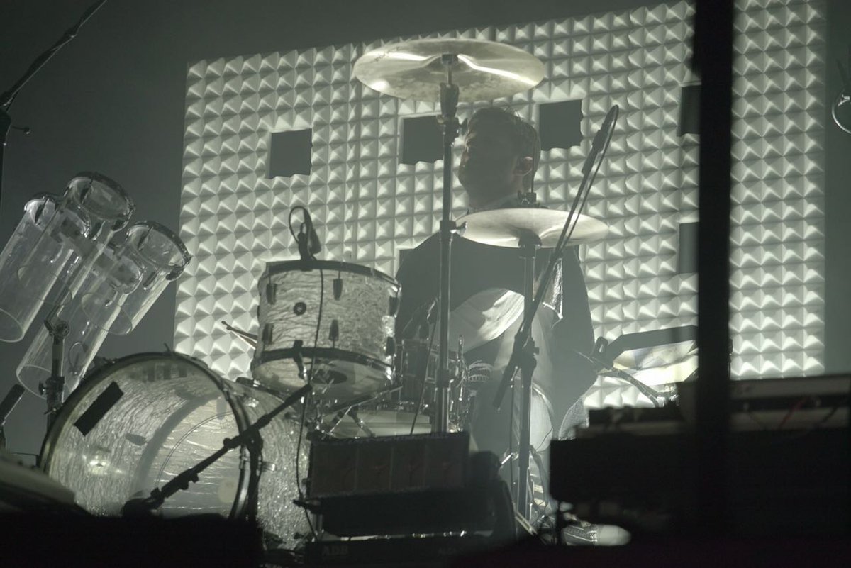 WARPmagazine's tweet photo. Tras una larga espera @soulwax estrenó en México #FromDeewee, su primer álbum en 12 años. Para mantener el sonido del disco, los hermanos Dewaele incluyeron a Igor Cavalera (miembro fundador de Sepultura) como baterista.

#WARPenCeremonia
#ExperienciaATT https://t.co/BwqX0k0OE0