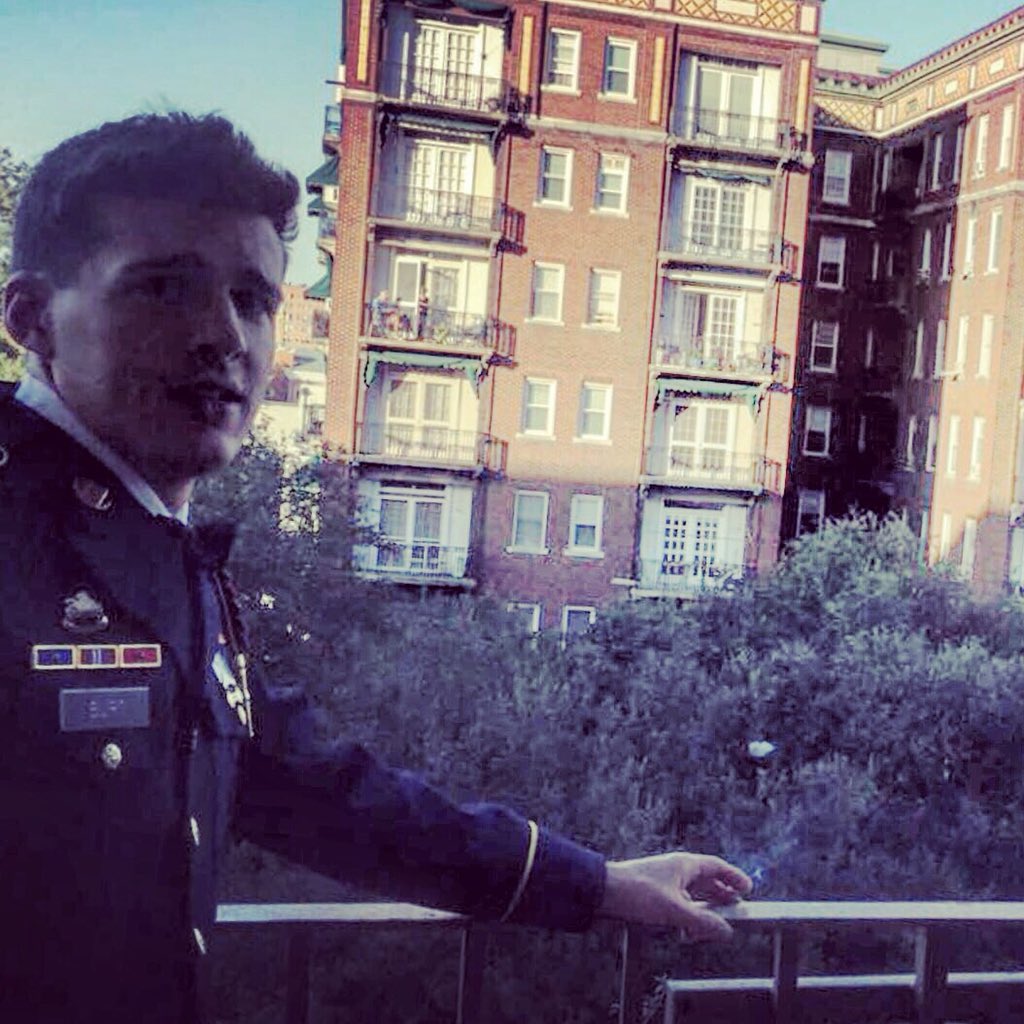 tburt_ernie's tweet photo. I’ll shoot my shot #FinemenInMilitary #leavebeard https://t.co/lWGImCnykM