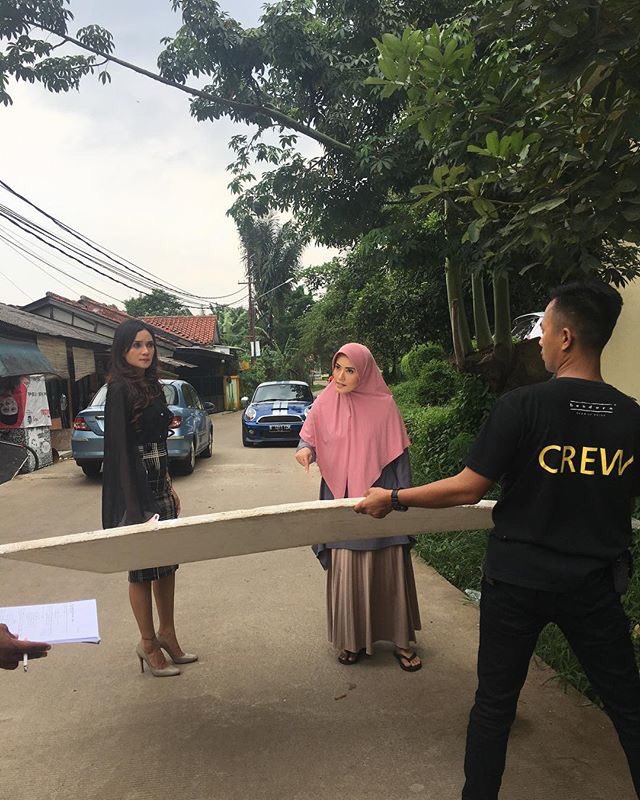 Nah ini ceritanya lg kesel ama org, cm ngomong nya ama tembok , org nya dmn ngomong nya dmn ☺️, nonton terus #AdaDuaCintaRCTI Yaa