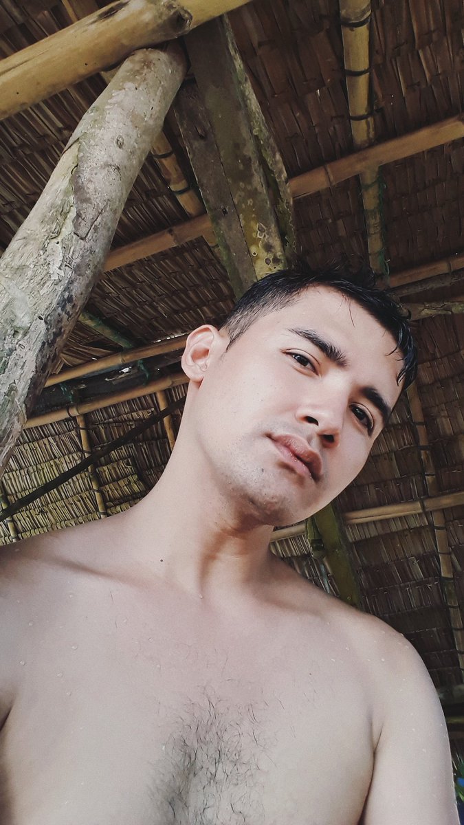 alwayscarlson's tweet photo. Mukha ni Marimar, Dibdib ni Sergio. Charot. 🤷♀️
#BarbieProblems https://t.co/i08iPPPasq