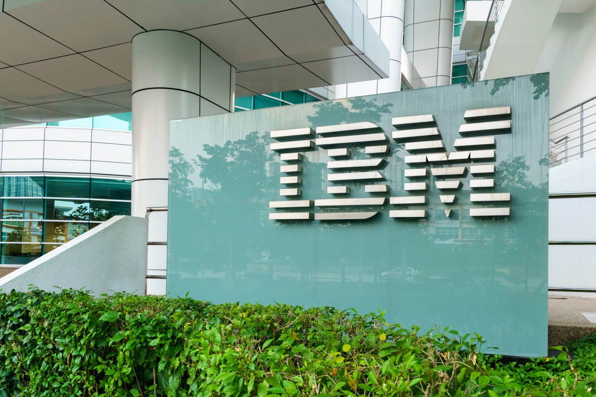 ICryptoInvestor's tweet photo. IBM Evolution: Big Blue Is Finally Getting Serious About ##cryptocurrency https://t.co/EuAzhB5vyC via @coindesk https://t.co/csOkCCDdNa