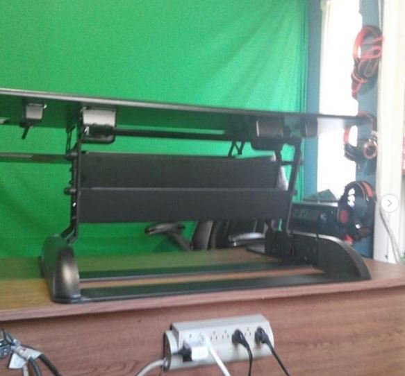 EryckWebb's tweet photo. @wfngr696dotcom crankin and workin in the studio. Will have this art machine ready to rock and roll by end of the night. Cleaner and operating better than before via better wire management and setup. #Fightingform #dowork #rockandgetitdone #office #shop #drawingmill https://t.co/A9O2cmed9G