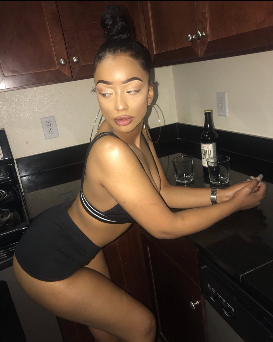 StassiBhad's tweet photo. Hi 👋🏽 https://t.co/e1dwzeuHu9