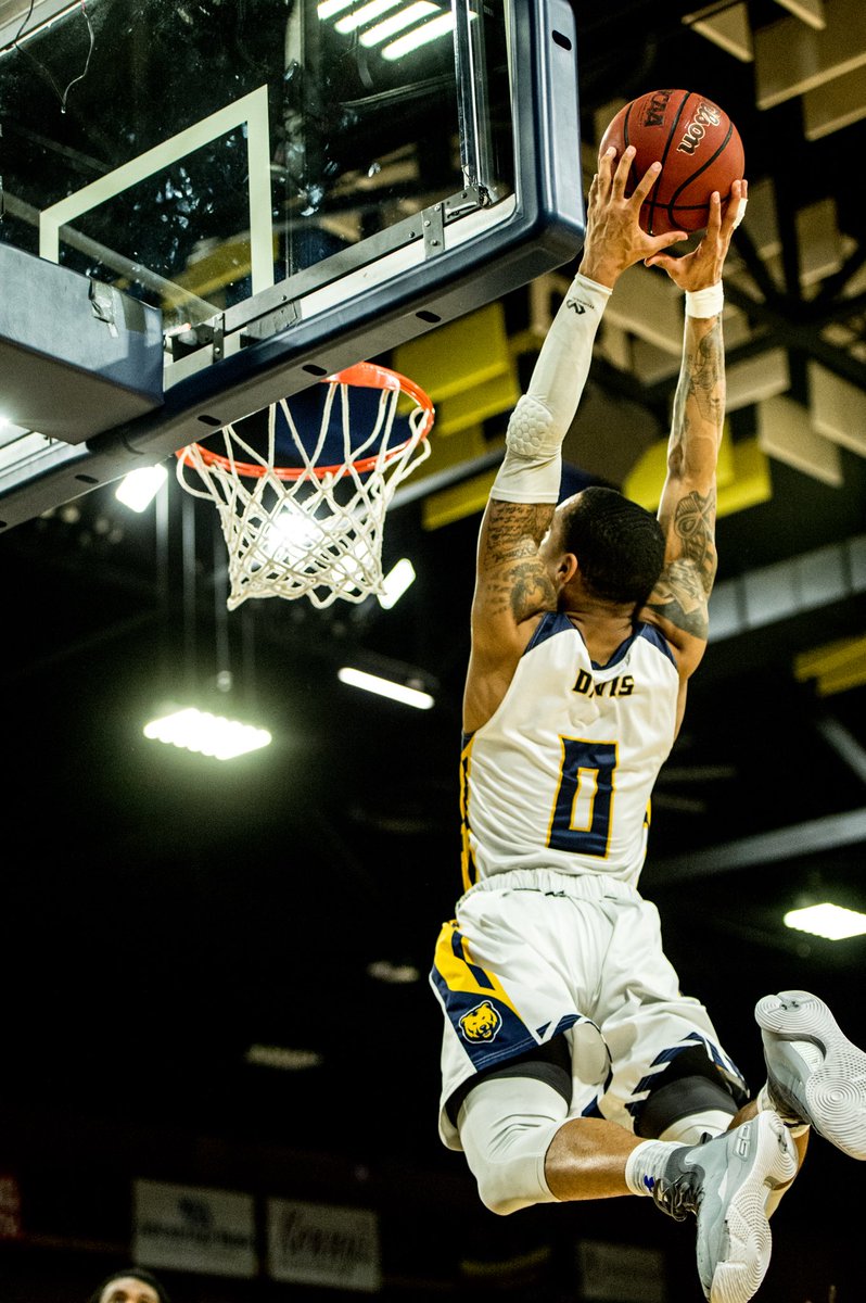 jefflinder's tweet photo. Great photo someone was kind enough to share of Jordan Davis in the CIT Championship Game!

#RUNNER1 https://t.co/i0My6CVB2W