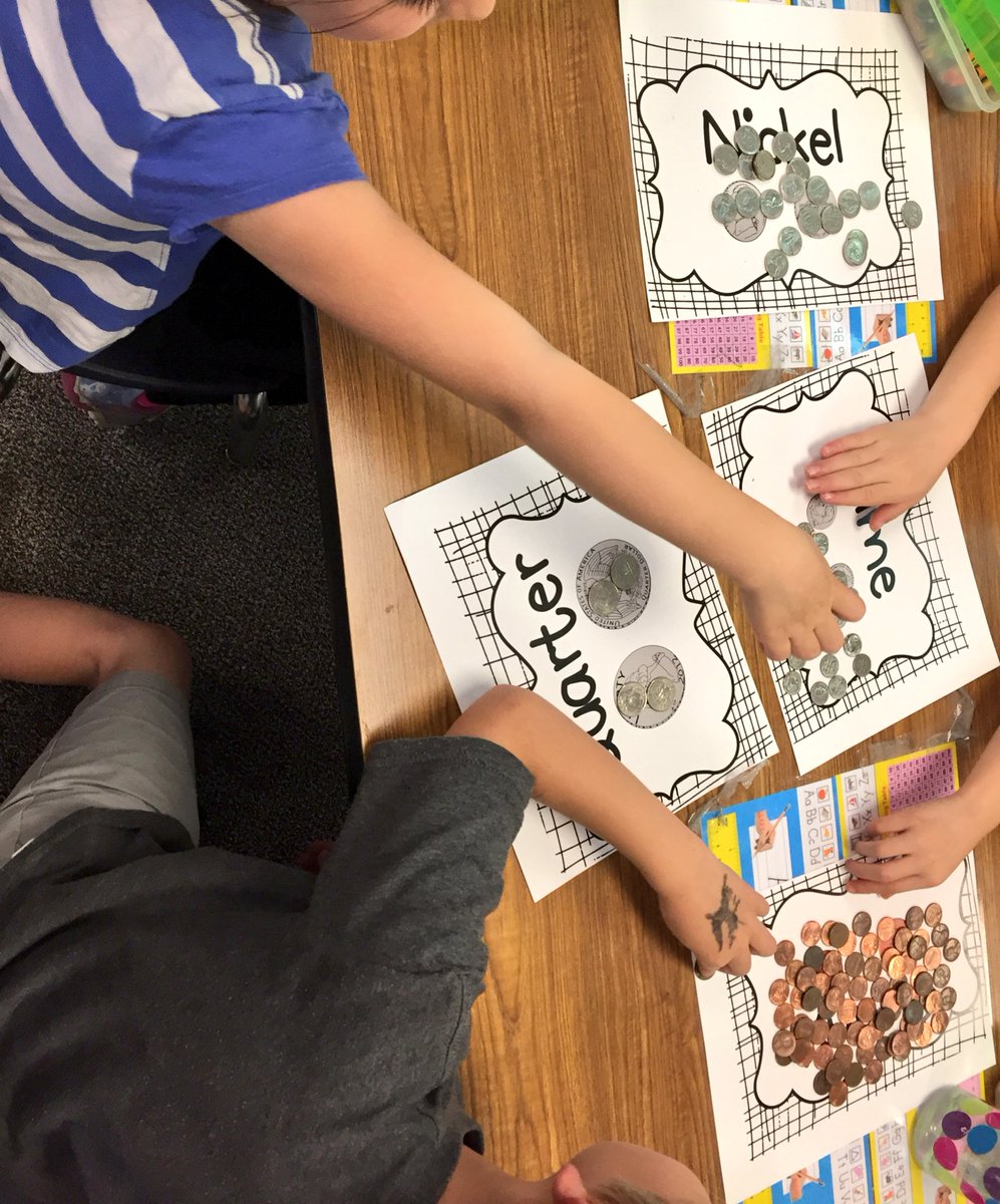 RHoefar's tweet photo. We learned about coins last week. They had a great time sorting real coins. #reaganrays https://t.co/qOQx3NB8nw