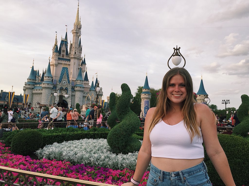 lizzie_raine's tweet photo. Is there any way I can go back in time to my spring break vacation? #earlygraduationgift ๐ https://t.co/H84Z6UAQf6