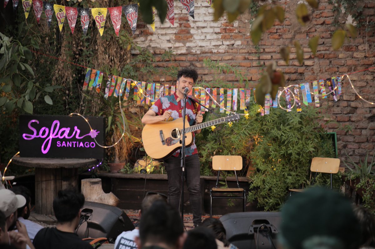 sofarsoundsstgo's tweet photo. #SofarSantiago33 
Muchas gracias @ferreiralex por tu música, por el cariño que nos compartiste. Tod@s vibraron con tus canciones. #SofarSounds https://t.co/IH0M5LkggV