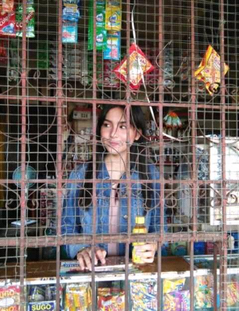 cbenedictaii's tweet photo. ang sarap tumambay sa tindahan na ganito yung tindera😍😍 https://t.co/SBpynCyoRf