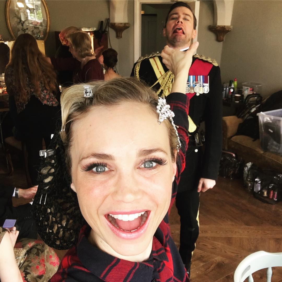 LettersTCfromBR's tweet image. I'm loving this friendship! #RoyallyEverAfter @hallmarkchannel
@torrancecoombs and @FionaGubelmann 😆❤👏