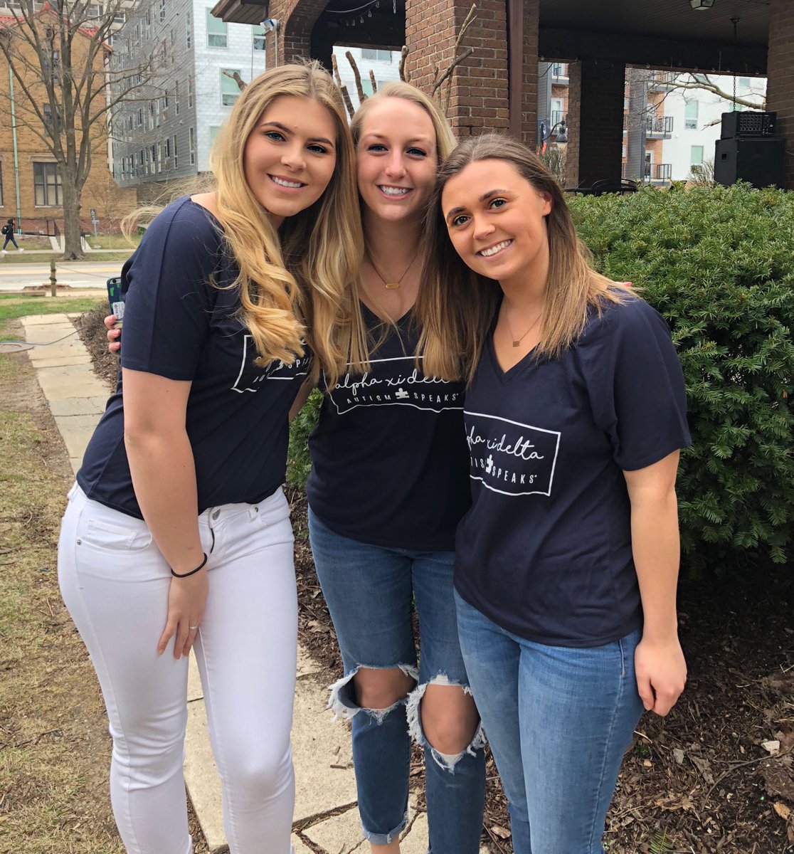 Alpha Xi Delta-UIUC tweet media