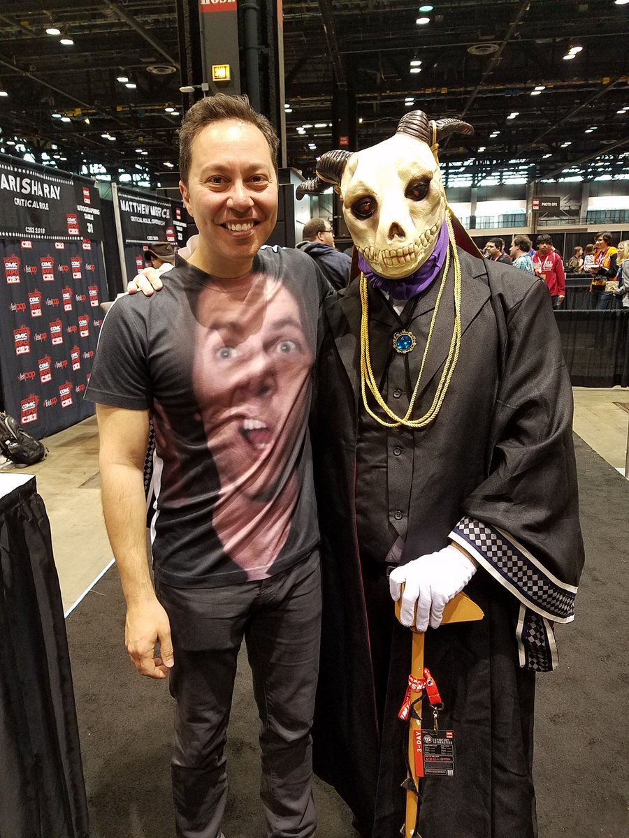 AlexanderVActor's tweet photo. Thank you to @WillingBlam @VoiceOfOBrien @samriegel @Marisha_Ray for making this #CriticalRole fans dream and making my #c2e2 It was an amazing time and I can not wait to meet @matthewmercer @LauraBaileyVO @executivegoth on the next go around. Till then, is it Thursday yet? https://t.co/RCrKu5KpTT
