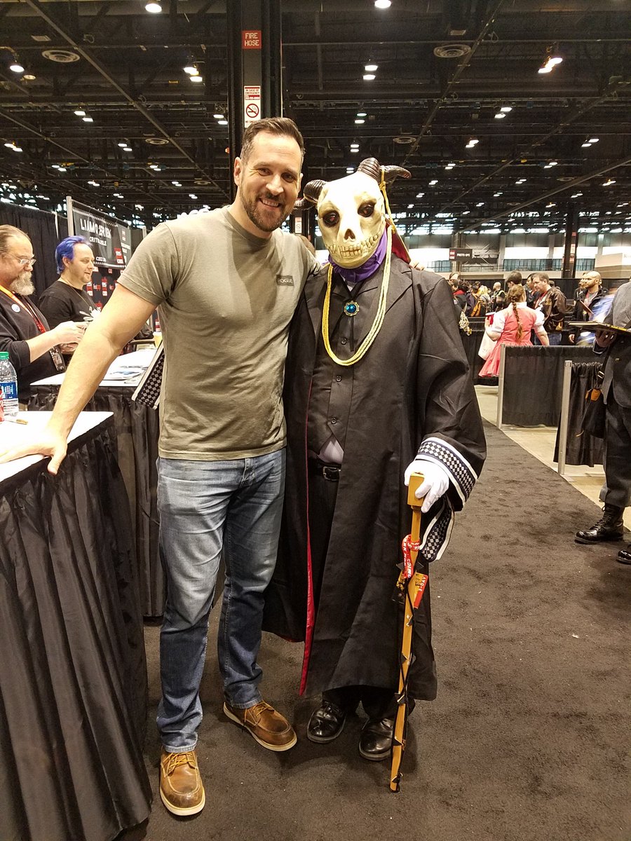 AlexanderVActor's tweet photo. Thank you to @WillingBlam @VoiceOfOBrien @samriegel @Marisha_Ray for making this #CriticalRole fans dream and making my #c2e2 It was an amazing time and I can not wait to meet @matthewmercer @LauraBaileyVO @executivegoth on the next go around. Till then, is it Thursday yet? https://t.co/RCrKu5KpTT