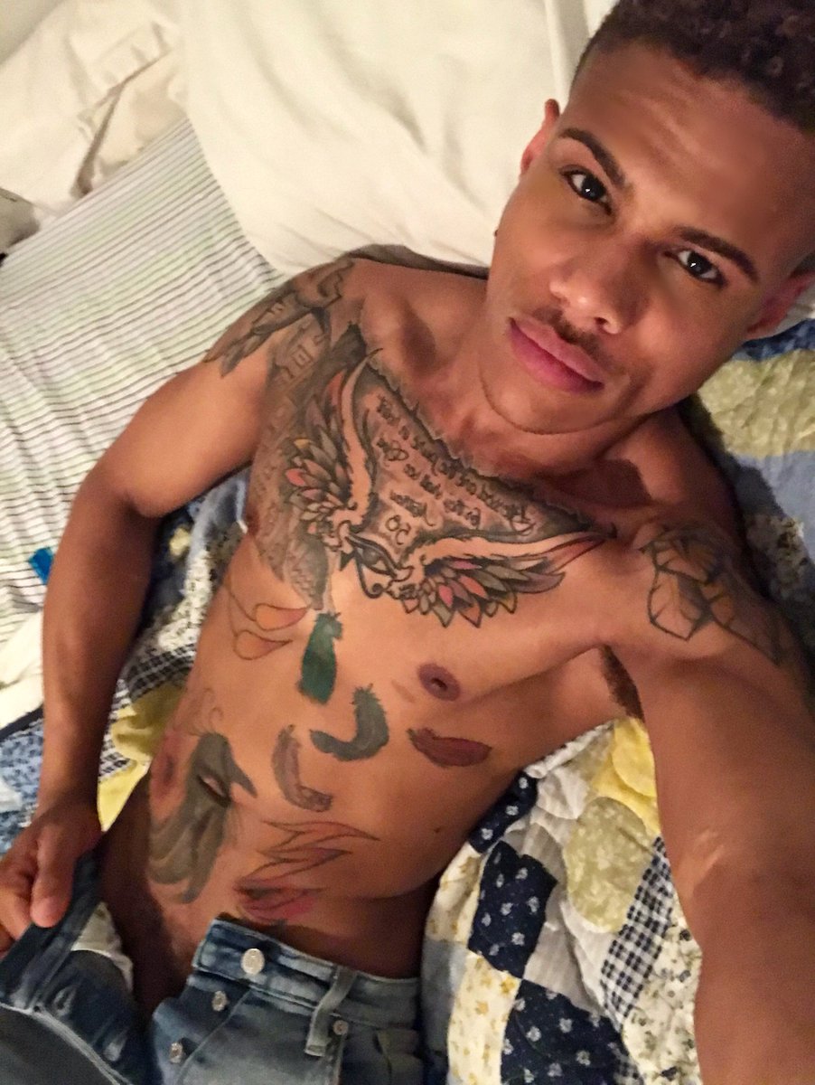 DariusLaVale's tweet photo. Crank it up Give it to ME cum on!!!! https://t.co/vuLZmLlrMJ