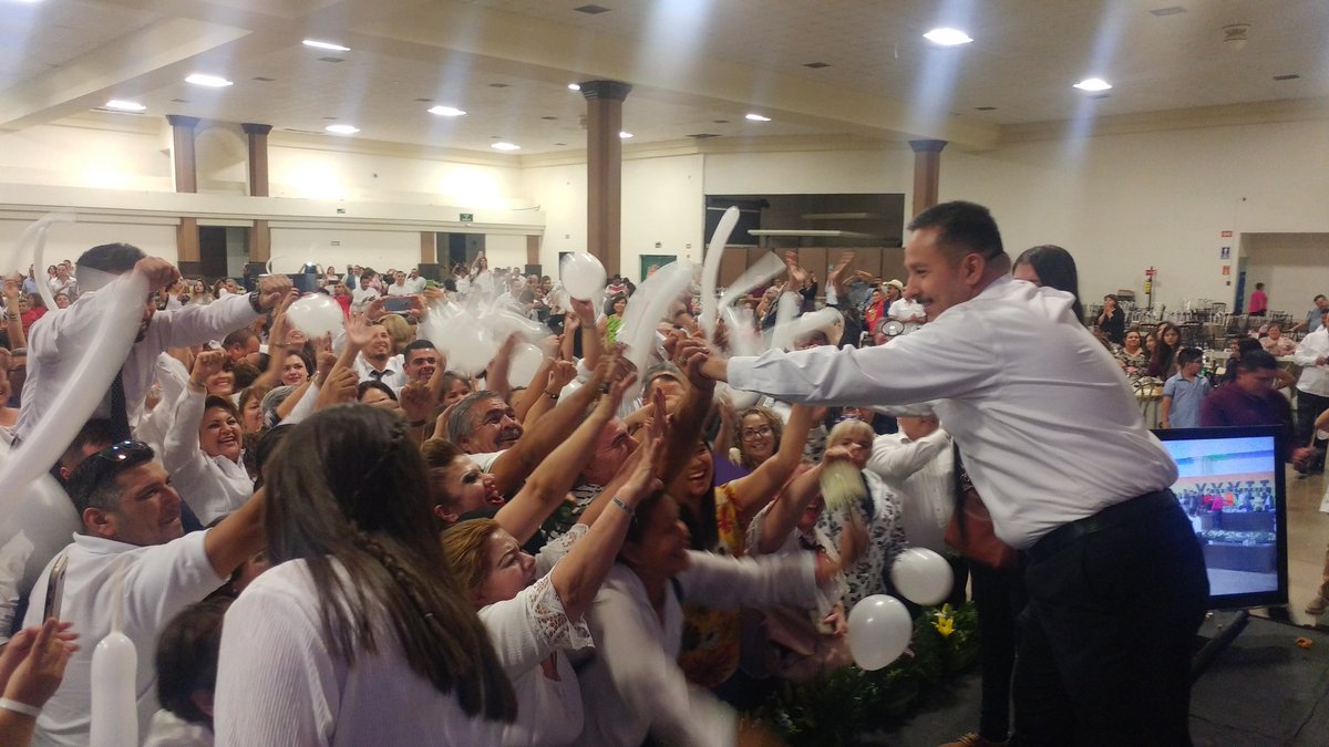 sueisssteson's tweet photo. En un ambiente de respeto concluyó la elección del Comité Ejecutivo del @sueisssteson gana Manuel Moreno Quijada de la Planilla Blanca, con mil 122 votos.  Les toma la protesta Xochitl Preciado @xopre Sectetaria General saliente. https://t.co/8xwWeHkOfH