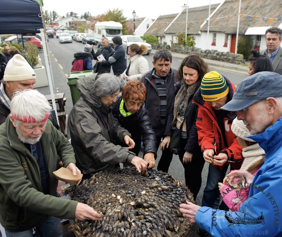 connemaramussel's tweet photo. The extremely popular Moules Eclades is back this year at 6.30pm on Saturday the 5th of May
Eclade is a special barbecue of mussels that are cooked by placing mussels on water-soaked board and heaped with hay then set on fire. When the fire is doused tasty hot mussels are ready https://t.co/WuoW4y2jjb