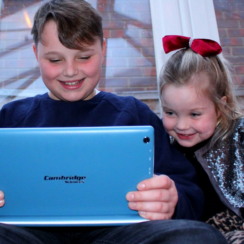 Entertain &amp; educate your kids this #EasterHolidays by downloading the <a href="/AmazonKindle/">Kindle</a> app on your StarPAD 7. 📚 The high screen resolution is great for the full colour e-books!